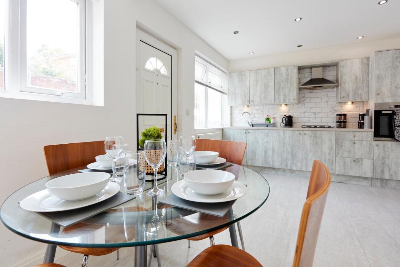 Spacious Home Close To City Centre Location Leeds  Dış mekan fotoğraf