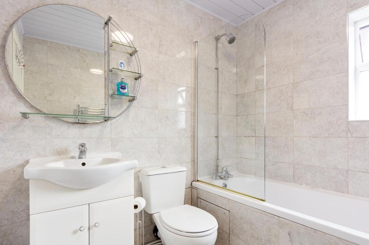 Spacious Home Close To City Centre Location Leeds  Dış mekan fotoğraf